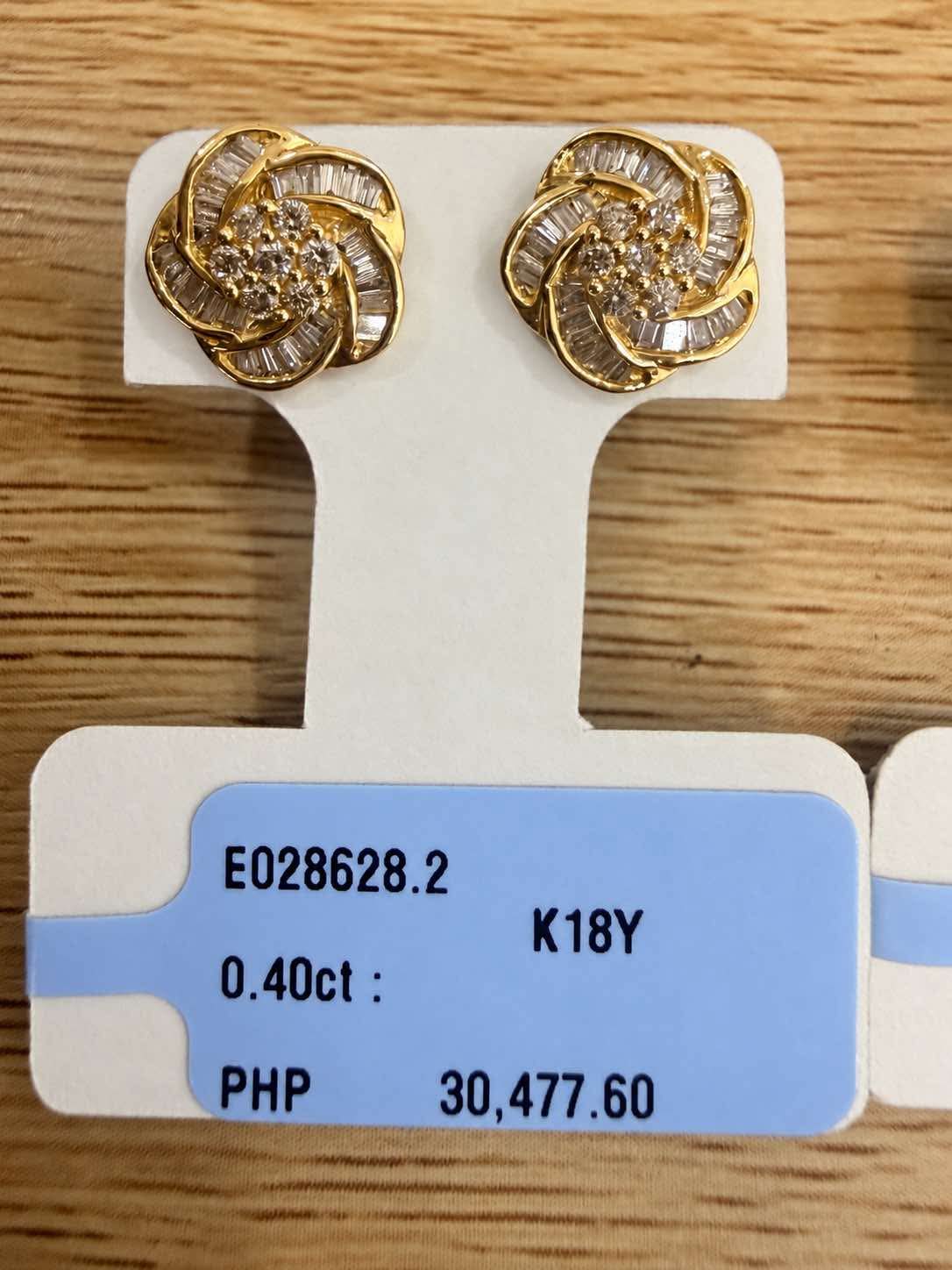 Natural Diamonds Earring and necklace
