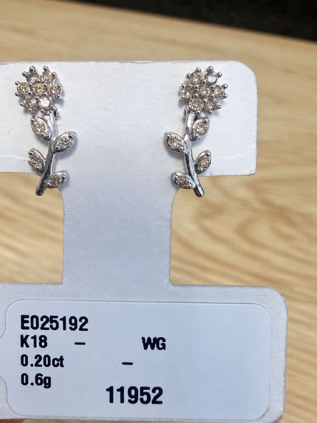 Natural Diamonds Earring and necklace