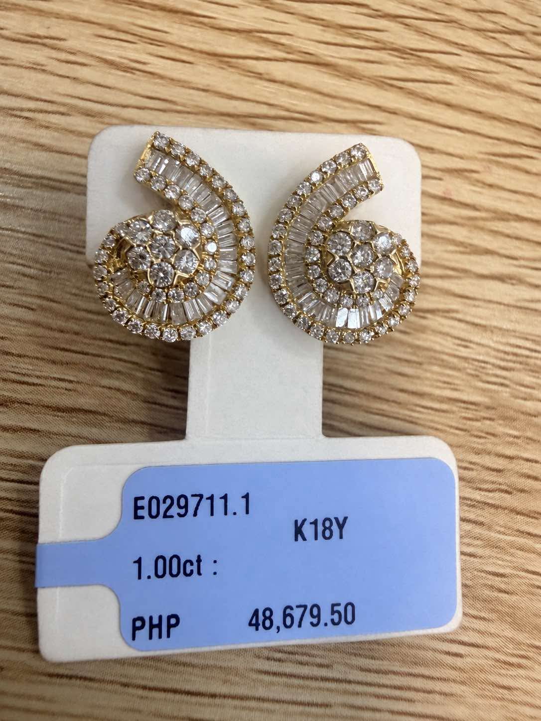 Natural Diamonds Earring and necklace