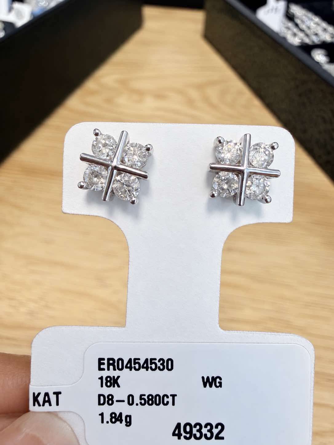 Natural Diamonds Earring and necklace